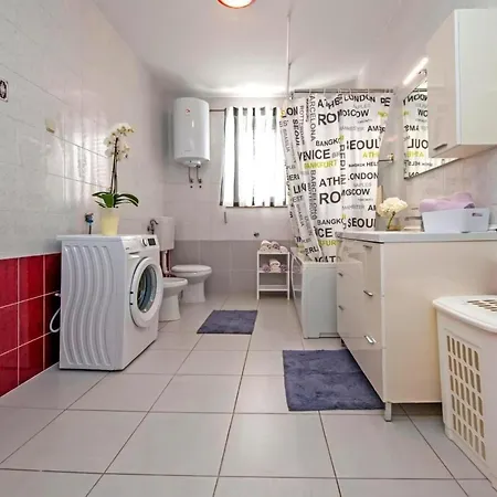 Ferienhaus Eni Mit Pool By Interhome