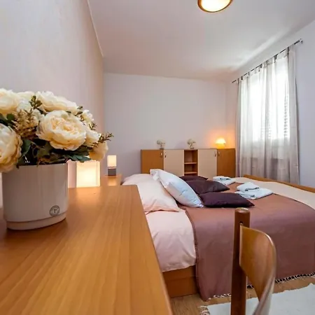Eni Mit Pool By Interhome Holiday home