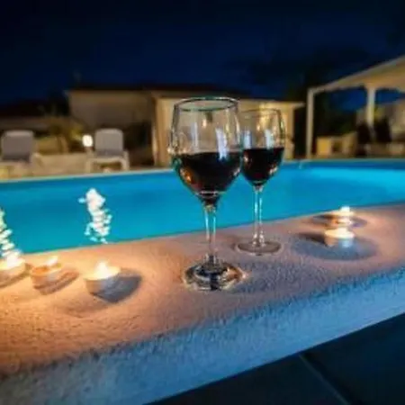 Hébergement de vacances Eni Mit Pool By Interhome