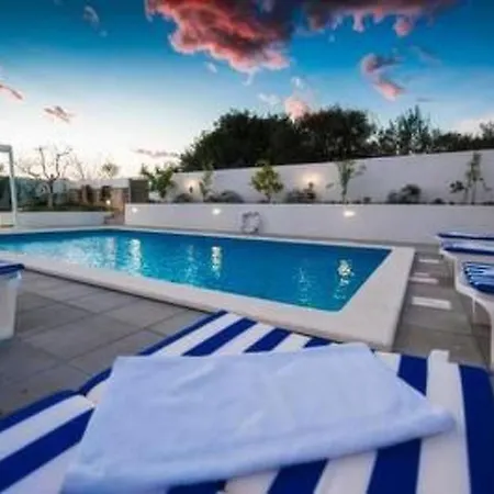 Eni Mit Pool By Interhome Ferienhaus *